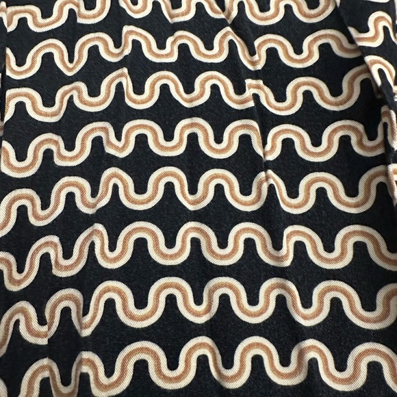 Black and Cream Patterned Men's Shirt - Picture 5 of 7